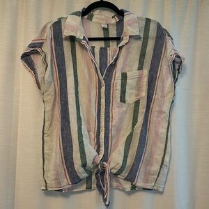 Sleeveless colorful button up summer top. Size L